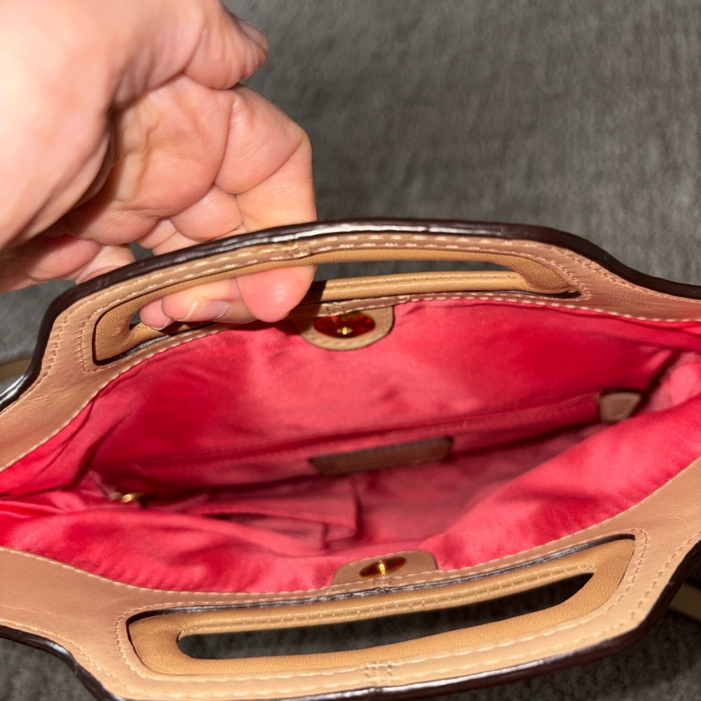 Coach Elegant Tan Leather Shoulder or clutch Bag - Picture 4 of 6